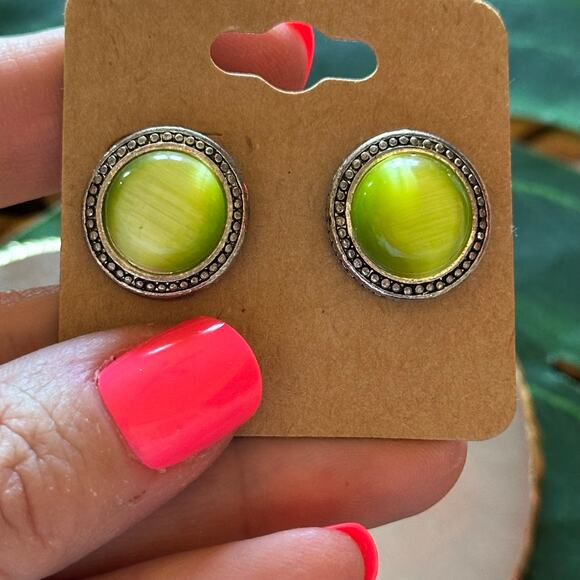 BOGO FREE CATS EYE FONE EARRINGS VINTAGE - Picture 3 of 5